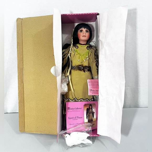 Paradise Galleries Spirit Of Peace Fine Porcelain Doll Indian Pocahontas Inspire - Picture 1 of 10